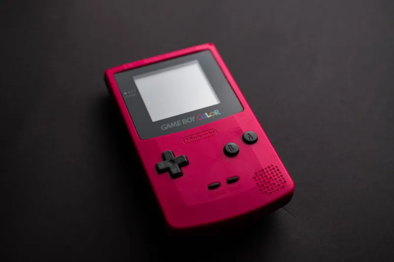 Glorious Limitations: How Tokyo's Retro-Tech Rebels Are Making Silicon Valley Look Exhausting